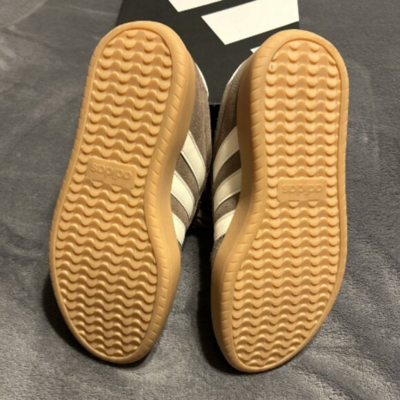 EUC in Original Box - Adidas Barreda Sneakers Men's 7 - Brown/White/Gum - Picture 3 of 4